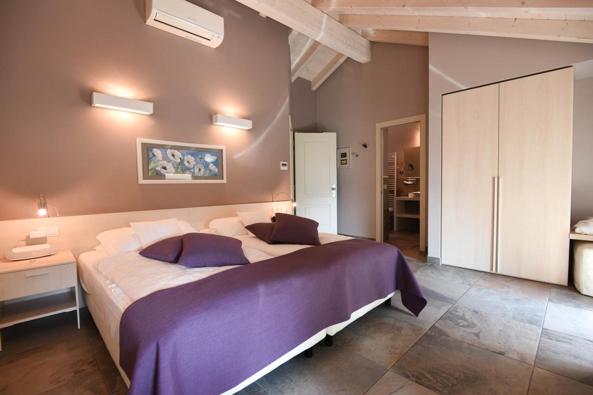 Camin Hotel Colmegna Luino Esterno foto
