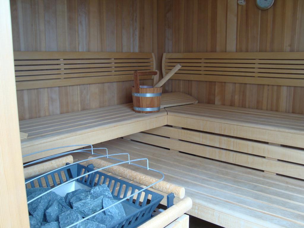 Camin Hotel Colmegna Luino Esterno foto